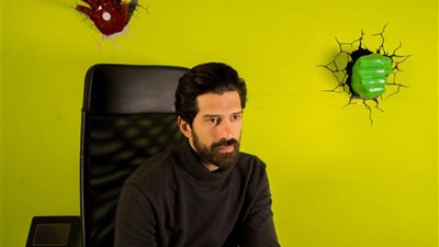 بالصور.. أسرار حكاية الفنان أحمد مجدى مع «الهاثا يوجا»