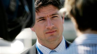 بالصور.. الشرطي الأكثر وسامة يثير إعجاب نساء بريطانيا