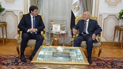 بالصور.. وزير الإنتاج الحربي يبحث مع وفد صربي سبل التعاون المشترك