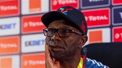 بولاسي وباكامبو يقودان هجوم الكونغو أمام أوغندا