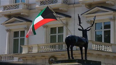 الكويت تفرض رسوما على تحويلات الوافدين المالية للخارج