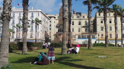 بالصور.. المواطنون يتوافدون على المتنزهات بالإسكندرية