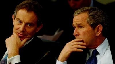 مغردون يطالبون بمحاكمة «بلير وبوش» لغزوهما العراق.. حسن: «كأنه خبط قطة بالعربية بتاعته».. خالد: «يجب على بريطانيا وأمريكا إعادة ما دمروه».. محمد: «سارق الآثار العربي