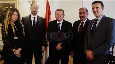 وزير قطاع الأعمال يبحث سبل التعاون مع ممثلي شركة سانوفي للأدوية