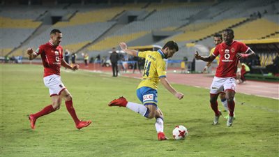 الأهلي يفوز أمام الإسماعيلي بهدف قاتل ويتربع على قمة الدوري