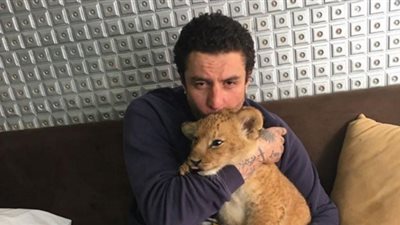 أحمد الفيشاوي: العالم يحتاج الحيوانات أكثر من البشر