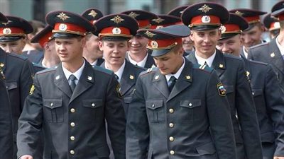 روسيا تدرس مشروع قانون يسمح للشرطة بإطلاق النار على النساء