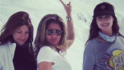 ابنة عمرو دياب تحتفل بعيد ميلاد والدتها.. والجمهور يشيد بجمالها (صور)