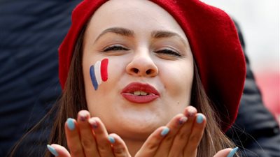 تقاليع جماهير فرنسا وأستراليا قبل مباراة «الديوك والكنغر»