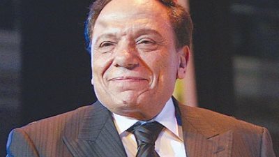 عادل إمام يتبرع بـ52 مليون جنيه لصندوق دعم مصر