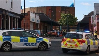 تحرير رهائن احتجزهم مسلح بسكين داخل مركز توظيف في بريطانيا