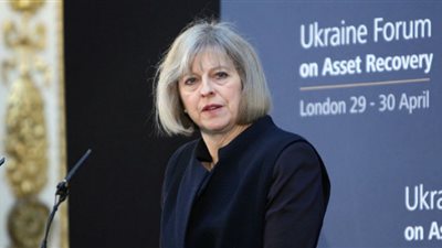 مقامرة سياسية تضرب رئيسة وزراء بريطانيا في مقتل.. مطالبات بضرورة تنحي تريزا ماي بعد هزيمة حزبها.. مراقبون: نتائج الانتخابات تربك الانفصال عن الاتحاد الأوروبي