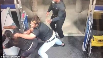 عبث مع المرأة الخاطئة.. موظفة تلقن لصا درسا قاسيا بعدما حاول سرقة المتجر| فيديو