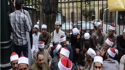 الانقطاع هو الحل.. خطباء المكافأة يهددون بالامتناع عن صعود المنبر بداية العام الجديد.. تدني المقابل المادي السبب