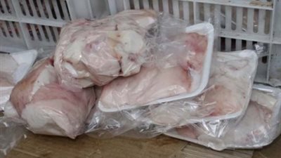 توزيع 600 كرتونة دجاج مجمد على القرى الأكثر احتياجا في سوهاج