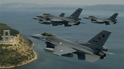 مقاتلات تركية تدمر ملاجئ ومخازن لـ«العمال الكردستاني» شمالي العراق