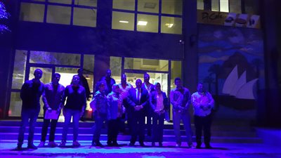 إنارة مستشفى بني سويف الجامعي بالأزرق احتفالا باليوم العالمي للتوحد