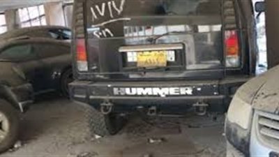 جمارك المطار تعرض اليوم 70 سيارة وموتسيكلا في مزاد علني