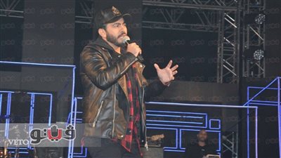 بالصور.. تامر حسني و«شارموفرز» يشعلان حفل الجامعة الأمريكية