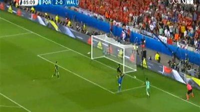 بالفيديو.. «رونالدو» يهدر انفراد أمام مرمى ويلز