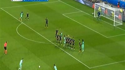 بالفيديو.. «رونالدو» يهدد مرمى ويلز بتسديدة قوية