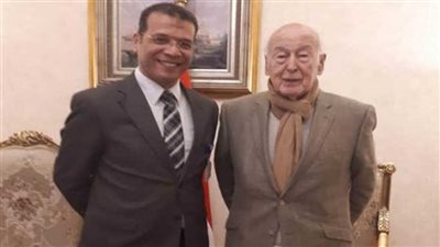 رئيس فرنسا الأسبق يزور الأقصر للاحتفال بعيد ميلاده الـ93