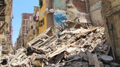 إصابة 5 أشخاص في انهيار عقار بـ