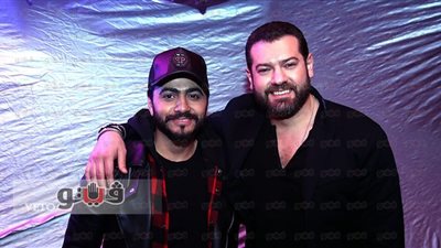 بالصور.. عمرو يوسف مفاجأة حفل تامر حسني في الجامعة الأمريكية