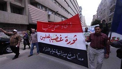 معلمو الشرقية يواصلون إضرابهم ويهددون بالتصعيد