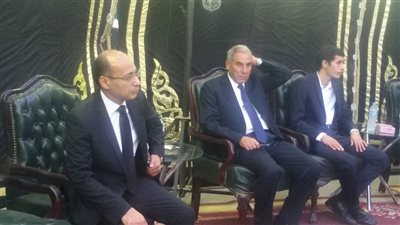 بالصور.. بدء عزاء رفعت السعيد بمسجد عمر مكرم