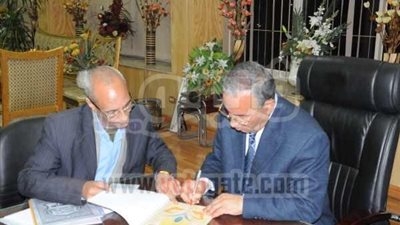 بالفيديو.. محافظ أسوان يعتمد نتيجة الشهادة الابتدائية والإعدادية