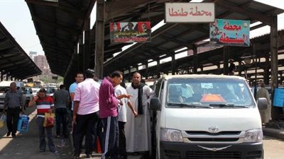 القاهرة تعلن حالة الطوارئ لمواجهة زيادة أسعار البنزين.. 20% زيادة في تعريفة الركوب.. 6 جنيهات لفتح عداد التاكسي الأبيض و16 جنيها لساعة الانتظار.. وخط ساخن للإبلاغ عن المخالفين