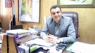 رئيس «الشروق»: حملة لتجميل وتطوير وزراعة شتلات زهور داخل وأمام المدارس