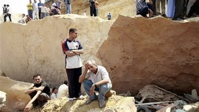 «تطوير العشوائيات»: نقل 23 أسرة من منشأة ناصر بعد انهيار صخرة