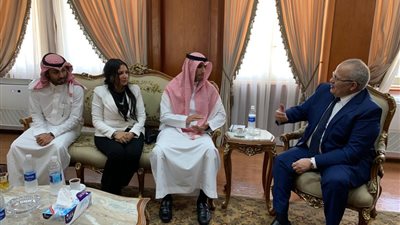 رئيس جامعة القاهرة يتابع مع وفد الصندوق السعودي للتنمية خطة تطوير قصر العيني