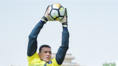 الحضري جاهز لمباراة القادسية بعد نجاته من حادث مروري