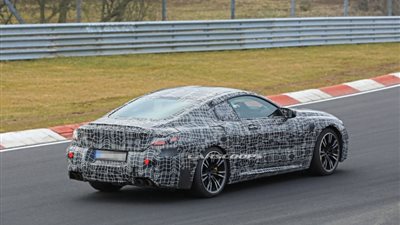 بي إم دبليو تختبر سيارتها في حلبة ألمانيا (صور)