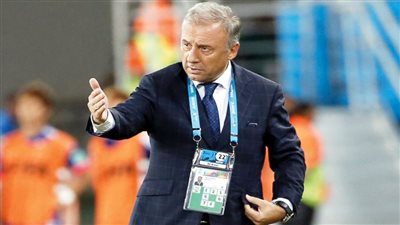 مدرب الإمارات: أتحمل مسئولية الهزيمة من قطر.. وتشرفت بتدريب الأبيض