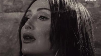 خالد يوسف ينشر أفيشات لغادة عبد الرازق وعمرو سعد من فيلم «كارما»