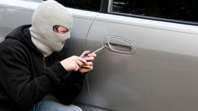 مباحث القاهرة تحبط محاولة طالب سرقة سيارة