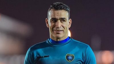 الحضري يسرق الأضواء من الجزائري رايس إمبولحي حارس الاتفاق