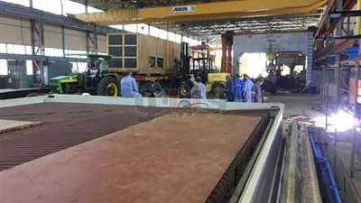 ترسانة بورسعيد البحرية تستقبل ماكينة «C N C» (صور)