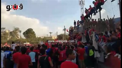 بالفيديو.. الجماهير تهتف «أفريقيا يا أهلي» بملعب التتش