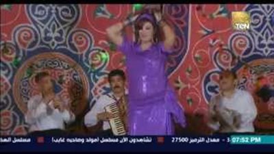 بالفيديو.. جمهور «المولد» يحرج فيفي عبده بسبب هيفاء وهبي