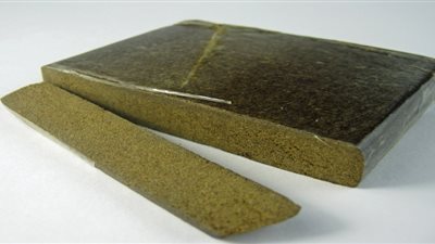 ضبط 21 فرش حشيش بحوزة طالب جامعي في أسيوط