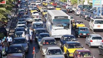 كثافات مرورية بمحور الثورة بسبب الإصلاحات