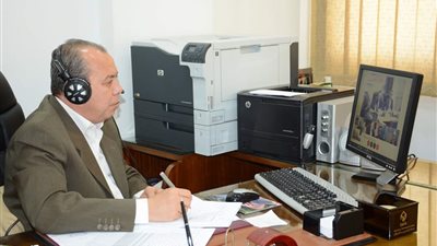 محافظ دمياط يتابع تعريفة المواصلات عبر الفيديو كونفرانس