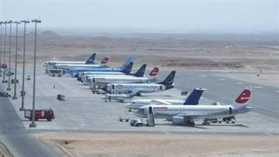 تأخر إقلاع 5 رحلات بمطار القاهرة بسبب سوء الطقس وظروف التشغيل