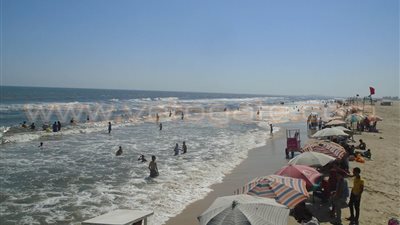 بالصور.. شواطئ جمصة تستقبل 1.5 مليون زائر خلال أيام العيد