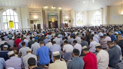 ذا صن: مساجد بريطانيا تؤكد.. 